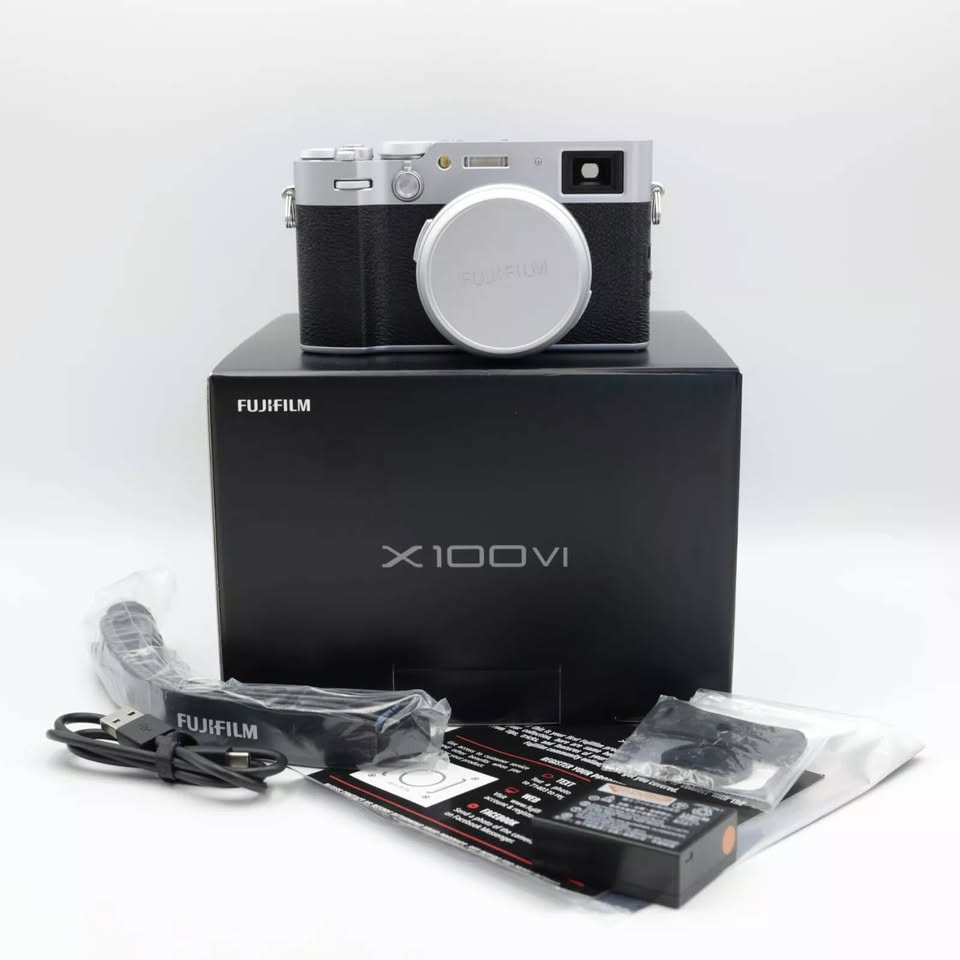 Fujifilm X100VI Silver (Missing Manual) - Open Box, New!