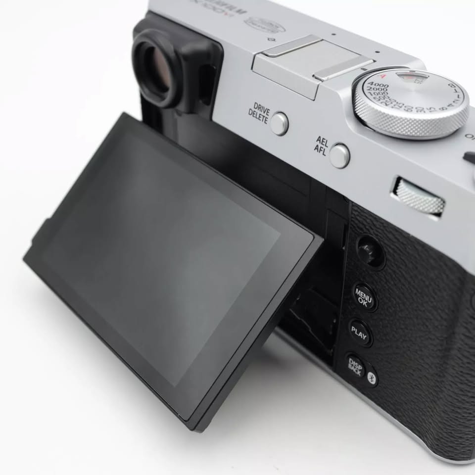 Fujifilm X100VI Silver (Missing Manual) - Open Box, New!